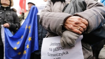 Nie chcą placu im. Kaczyńskich. Protest w obronie nazwy placu Szewczyka