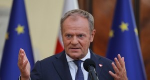 "Nie chce mi się wierzyć". Tusk o obawach wobec decyzji Nawrockiego