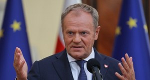 "Nie chce mi się wierzyć". Tusk o obawach wobec decyzji Nawrockiego