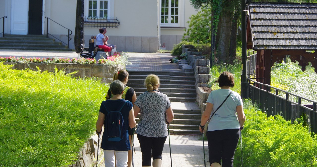 ​Nie chcesz czekać na pobyt w sanatorium? Tyle zapłacisz za prywatny turnus /ZOFIA BAZAK /East News