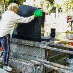 Nie czekam do Wszystkich Świętych. Tym czyszczę nagrobki już teraz 