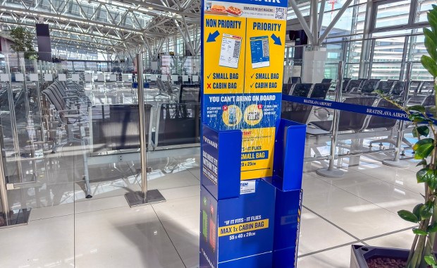 Nie daj się zaskoczyć na lotnisku. Sprawdź, jaki bagaż możesz zabrać na pokład 