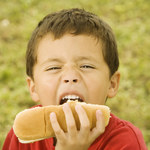 Nie dawaj dzieciom hot dogów – oto dlaczego!