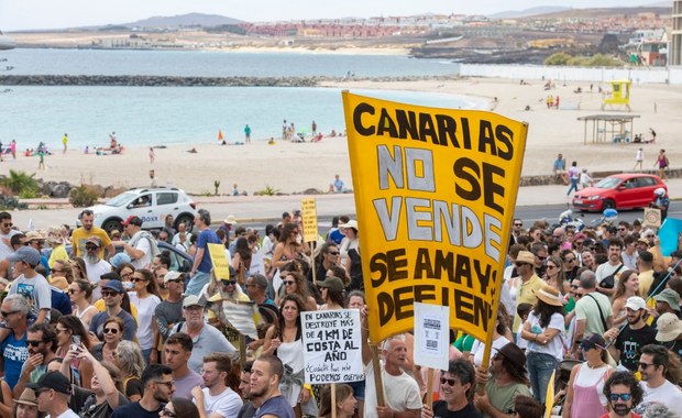 "Nie" dla masowej turystyki. Wielotysięczne protesty na Wyspach Kanaryjskich