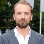 Nie do wiary, na co wydaje krocie. Zajmują cały salon w mieszkaniu aktora