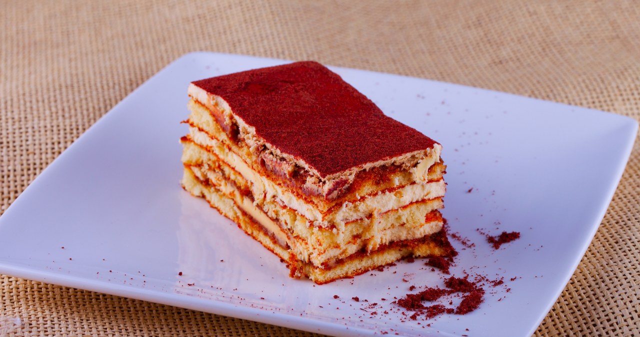 Nie dodawaj do tiramisu amaretto, a będzie smakować jak z prawdziwej włoskiej kawiarni /koufax73 /123RF/PICSEL