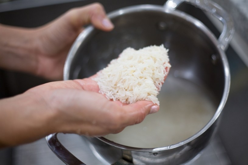 Nie gotuj ryżu w plastikowym woreczku /123RF/PICSEL