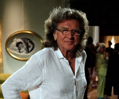 - Nie jestem nowicjuszem na planie, ale za każdym razem jest to dla mnie duża przygoda"- opowiada Wodecki, który właśnie zakończył zdjęcia do odcinka "Świata według Kiepskich". - Co jest najważniejsze? Starać się być naturalnym i nie puszyć się - dodaje.

 