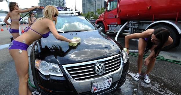 Nie każde mycie samochodu musi kojarzyć się źle /AFP