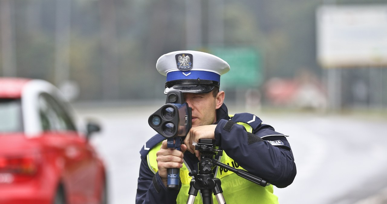 Nie każde przekroczenie prędkości o 50 km/h w terenie zabudowanym będzie kończyło się zatrzymanie prawa jazdy /Piotr Jędzura /Reporter