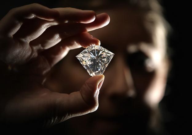 Nie każdy diament daje zyski /AFP