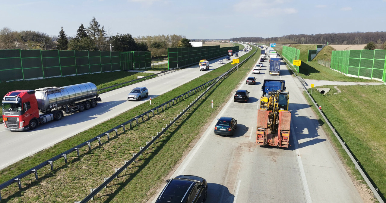 Nie każdym pojazdem można wjechać na autostradę /ANDRZEJ ZBRANIECKI /East News