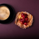 poziomki Nie kupuj drożdżówek z poziomkami za 60 zł! Lepszą i mniej kaloryczną wersję zrobisz w domu