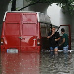 Nie kupuj podtopionych samochodów. Sprawdź, jak je rozpoznać