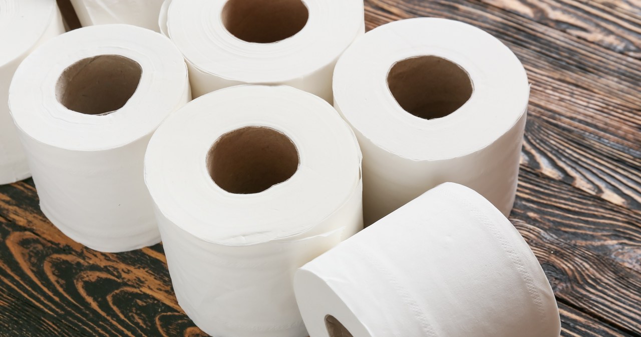 Nie kupuj tego papieru toaletowego. Według ekspertów zawiera szkodliwy i rakotwórczy składnik /123RF/PICSEL