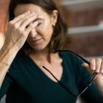 Nie lekceważ tych objawów. Zmęczenie i nudności mogą pojawiać się przy guzie mózgu