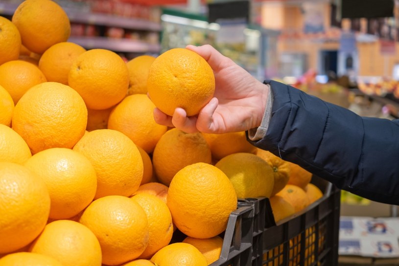 Nie lubisz kwaśnych pomarańczy z pestkami? Wiemy, jak rozpoznać słodkie odmiany