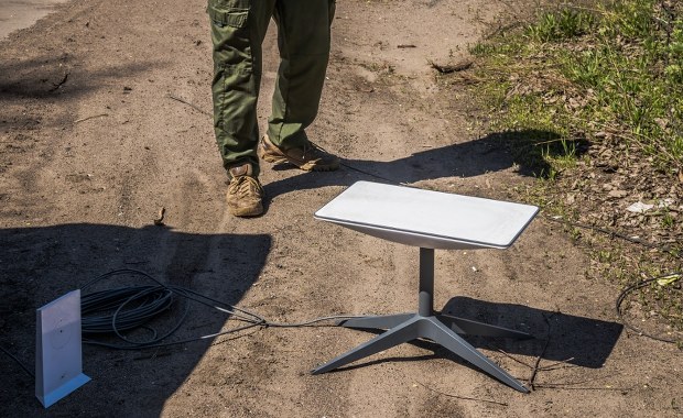 "Nie ma alternatywy". Rosjanie informują o problemach z łącznością na froncie