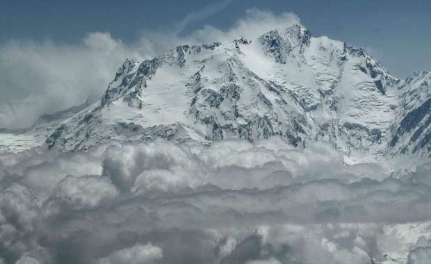 Nie ma kontaktu z dwoma himalaistami na Nanga Parbat. Byli na wysokości 6300 m