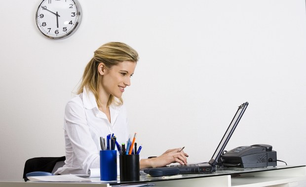 Nie ma nic za darmo. Uważaj na fałszywych celebrytów na Facebooku 