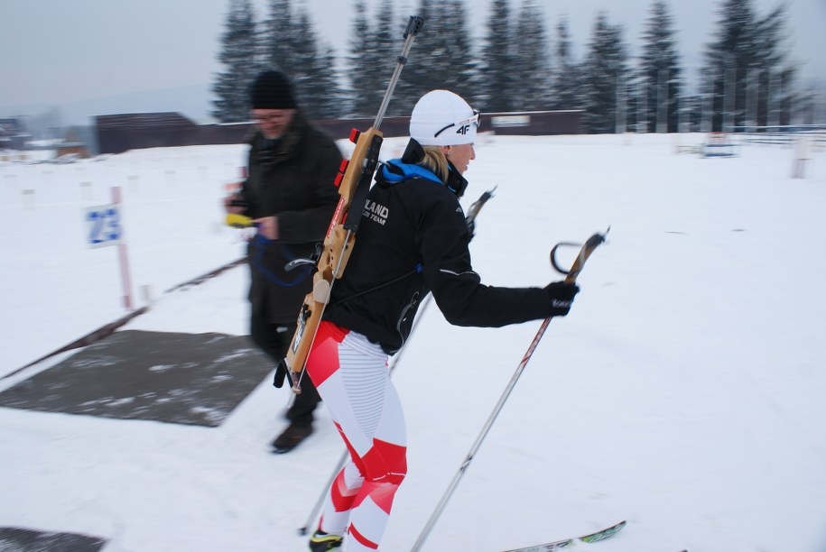 "Nie ma rundy karnej, można zasuwać!" - Krystyna Pałka i Grzegorz Jasiński na strzelnicy /Jacek Skóra /RMF FM