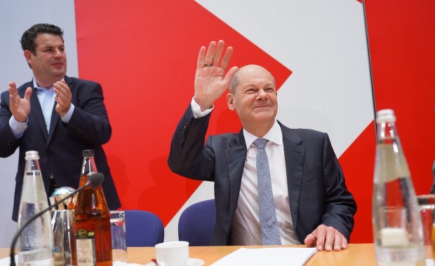 "Nie ma żadnych kontaktów z Polską", "upodabnia się do Merkel". Olaf Scholz, przyszły kanclerz Niemiec