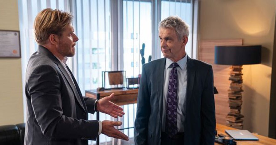 "Nie ma zgody na dalsze zadłużenie!" - usłyszy Beger z ust przełożonego /Źródło: AIM