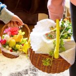 koszyk Nie masz jeszcze koszyczka wielkanocnego? Te tanie modele szybko się wyprzedają