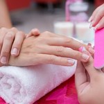 Nie masz pomysłu na manicure? Jesienią ten będzie najmodniejszy