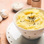 Nie mleko i nie masło. Składnik, który wznosi domowe puree z ziemniaków na wyższy poziom 