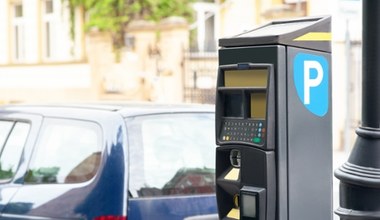 Nie mogła przedłużyć biletu parkingowego, bo zaczęła rodzić. Dostała mandat