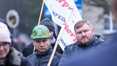 "Nie możemy czekać dalej". Protest górników przed Ministerstwem Energii  