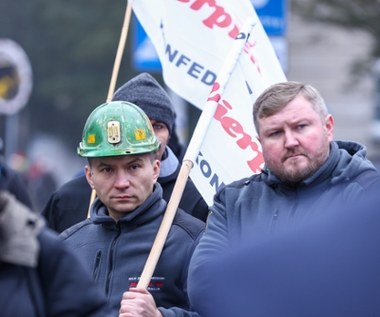 "Nie możemy czekać dalej". Protest górników przed Ministerstwem Energii  