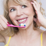 Nie myjesz regularnie zębów? Grozi ci nowotwór