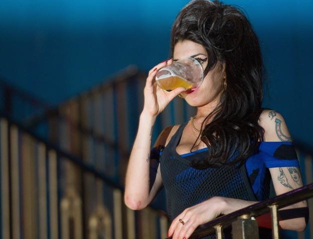 Nie narkotyki lecz alkohol zabił Amy Winehouse - fot. Ian Gavan Nie narkotyki lecz alkohol zabił Amy Winehouse - fot. Ian Gavan /Getty Images/Flash Press Media