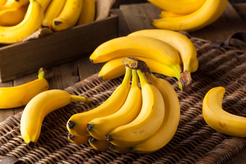 Nie obawiajmy się bananów z brązowymi plamami. Świadczą o tym, że owoc jest dojrzały /123RF/PICSEL