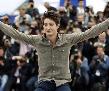 Nie obchodzą go normy, żyje po swojemu