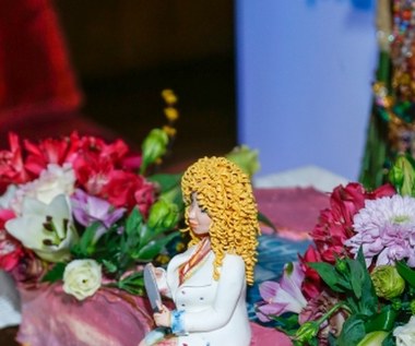 Nie obyło się także bez różowego tortu, na którym znajdowała się figurka restauratorki.