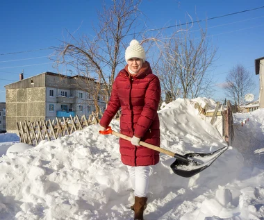 Nie odśnieżasz chodnika przed domem? Mandat może uderzyć cię po kieszeni 