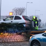 Nie opanował Corsy, zaparkował na rondzie. To nie była łatwa sztuka