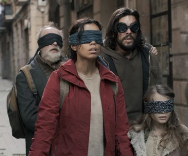"Nie otwieraj oczu: Barcelona": Absurd goni absurd [recenzja]