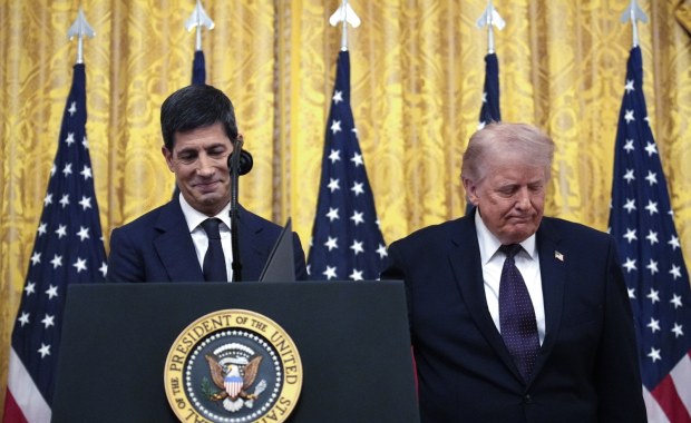 "Nie patrz na mnie, rób swoją robotę". Trump mianował nowego szefa Rezerwy Federalnej 