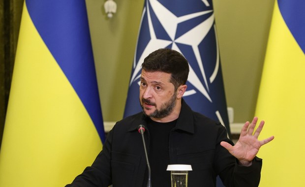 "Nie pojedynczy żołnierze, lecz tysiące". Przełom ws. wsparcia wojskowego Ukrainy?