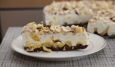 Nie potrzebujesz piekarnika. To ciasto z chrupiącą niespodzianką zawsze się udaje