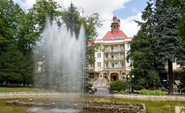 Nie powódź, ale odwoływane rezerwacje. Problemy kurortów z południa Polski