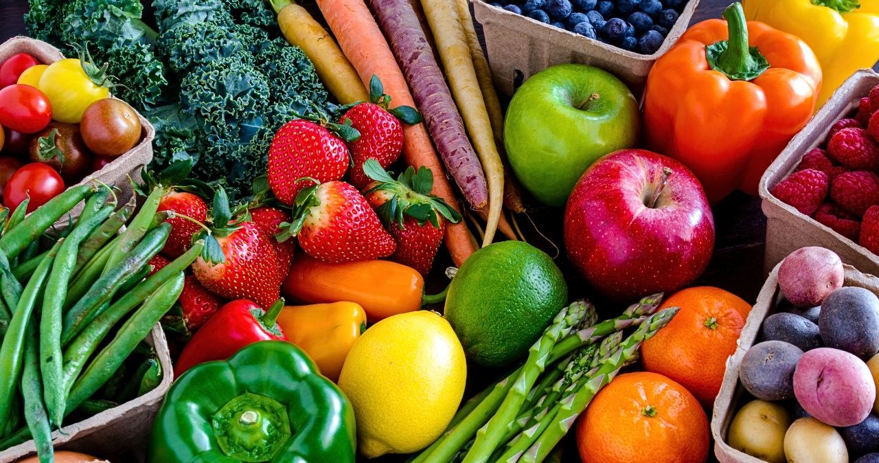 Nie przegap! Tylko do soboty warzywa i owoce w szokujących cenach /CanvaPro /INTERIA.PL