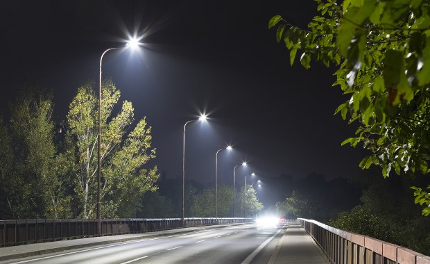 "Nie pytamy, czy oszczędzać, tylko szukamy oszczędności". Wszystko drożeje, samorządy tną koszty