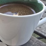 Nie rzucaj się na pierwszą kawę po przebudzeniu. Ta pora będzie znacznie lepsza
