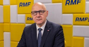 "Nie stać nas na prowadzenie polityki dziadowskiej". Polityk PiS grzmi