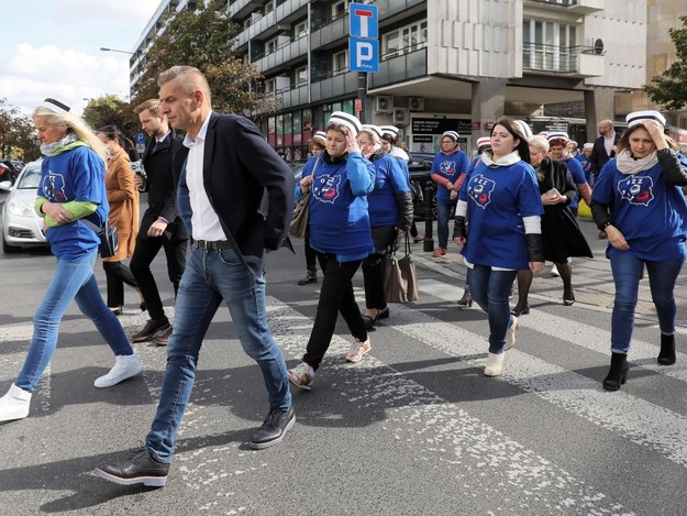 Nie traktujcie nas jako zło konieczne; chcemy załatwić swoją sprawę - przekonywały pracownice szpitala w Przemyślu. /Paweł Supernak /PAP